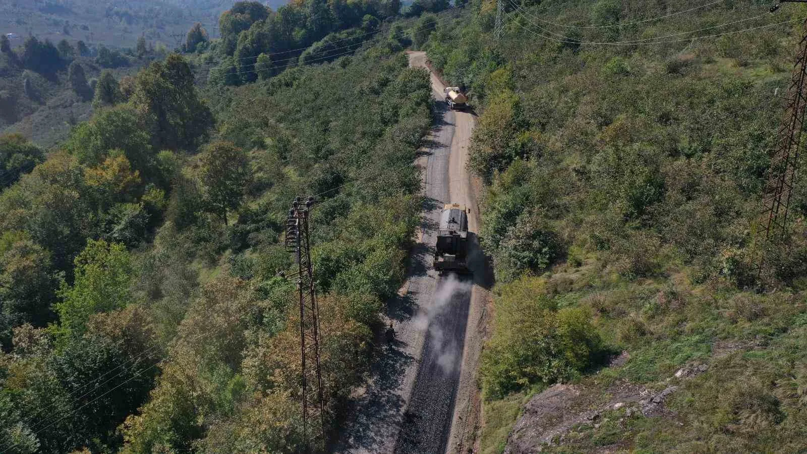 Ordu Büyükşehir Belediyesi tarafından, Gölköy ilçesinde yarım asırdır yaşanan yol