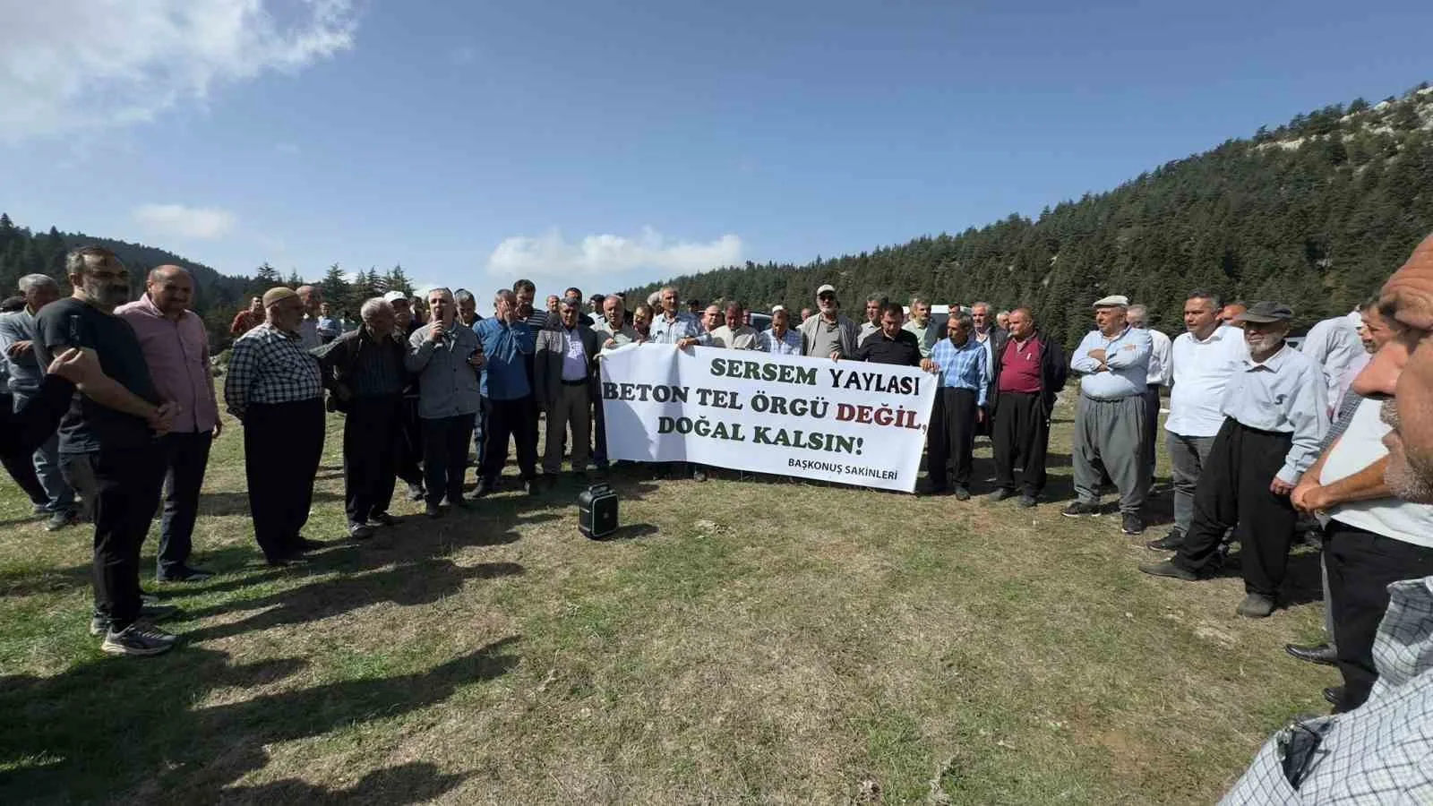 Kahramanmaraş’ta Başkonuş bölgesindeki Sersem Yaylası’nın tel örgü ile kapatıldığı iddiası,