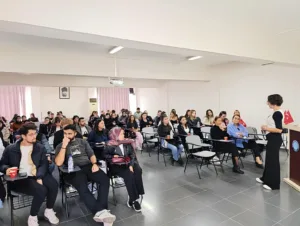 Karacabey Meslek Yüksekokulu’nda düzenlenen ’Kariyer Günleri’ çerçevesinde Yankı Yemek ve