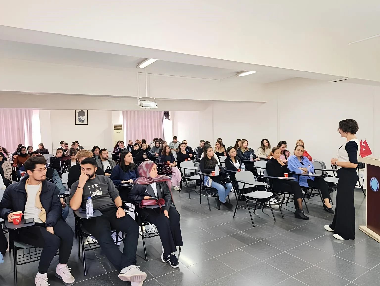 Karacabey Meslek Yüksekokulu’nda düzenlenen ’Kariyer Günleri’ çerçevesinde Yankı Yemek ve