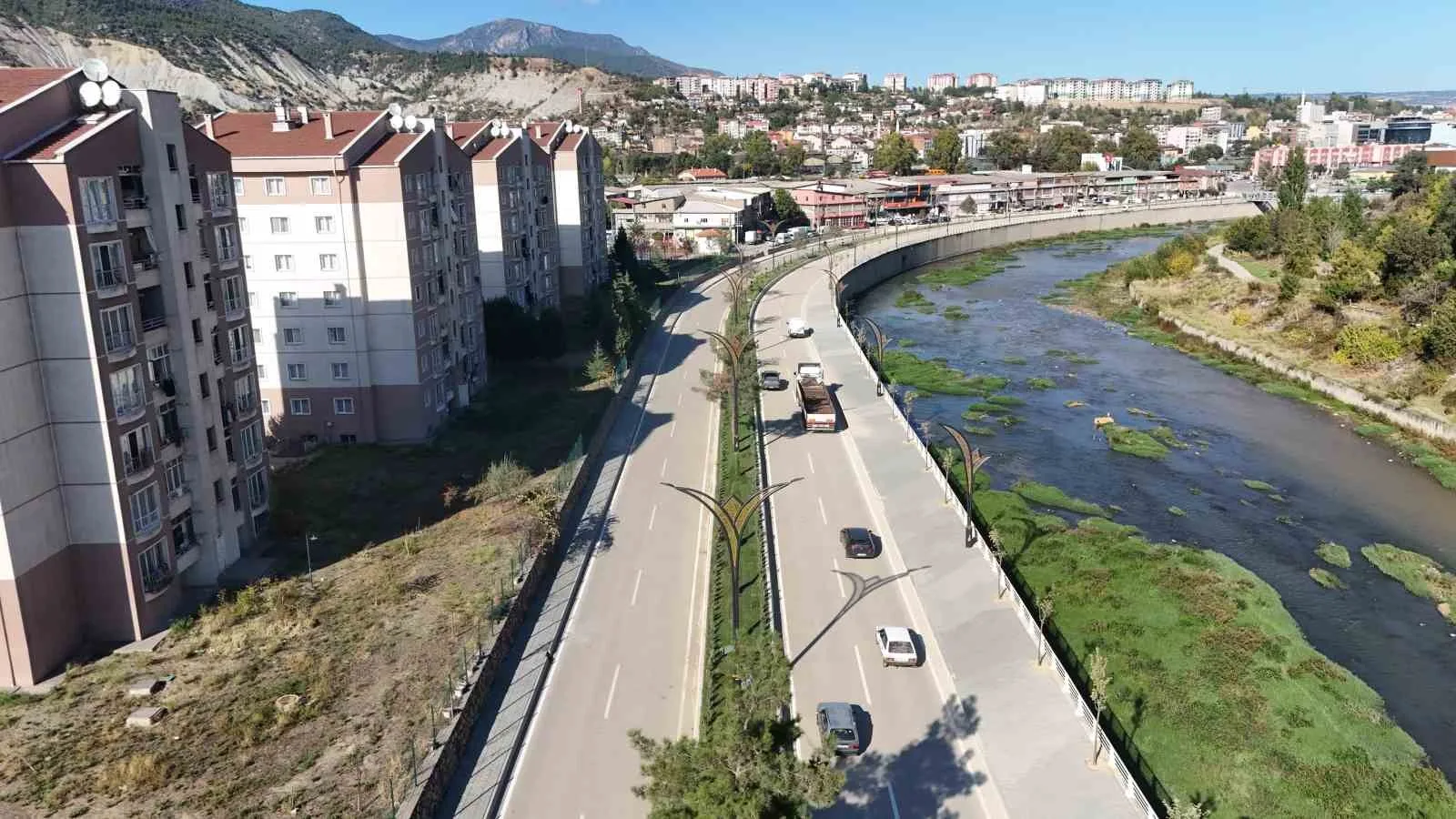 Karabük Belediyesinin şehir genelinde başlattığı yenileme ve düzenleme çalışmaları çerçevesinde