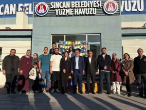 Sincan Belediyesi’nin hizmete sunduğu yüzme havuzlarında eğitim gören öğrenciler için