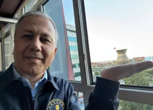 İçişleri Bakanı Ali Yerlikaya, Rize’deki çay bardağı akımına uyarak devasa