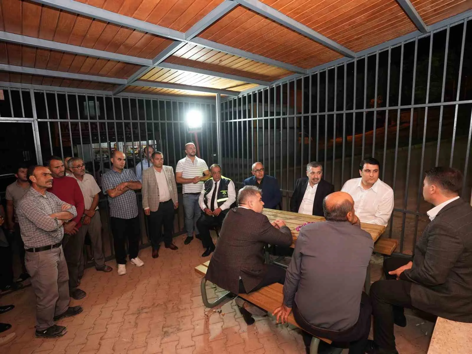 Şehitkamil Belediye Başkanı Umut Yılmaz, mahalle ziyaretleri kapsamında Selimiye Mahallesi