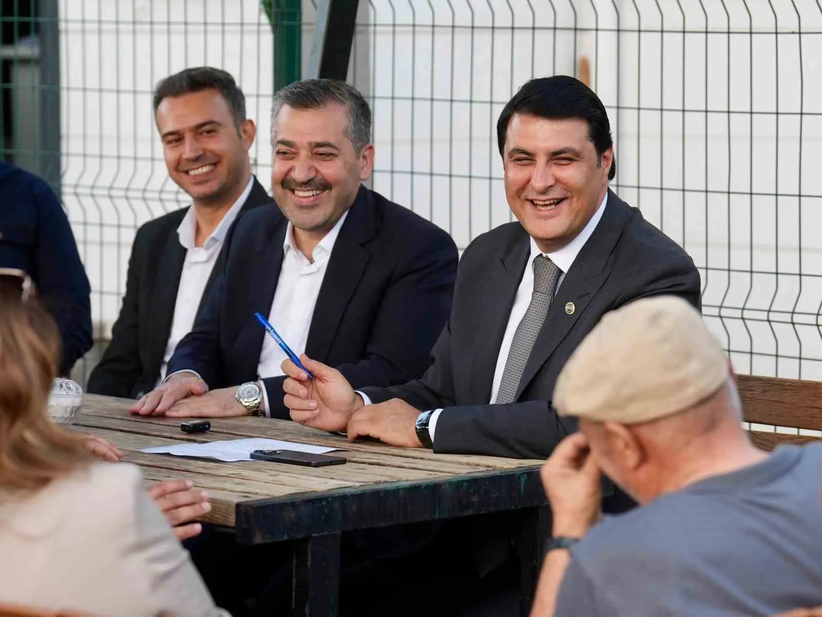 Şehitkamil Belediye Başkanı Umut Yılmaz, ilçenin farklı noktalarında sürdürdüğü mahalle