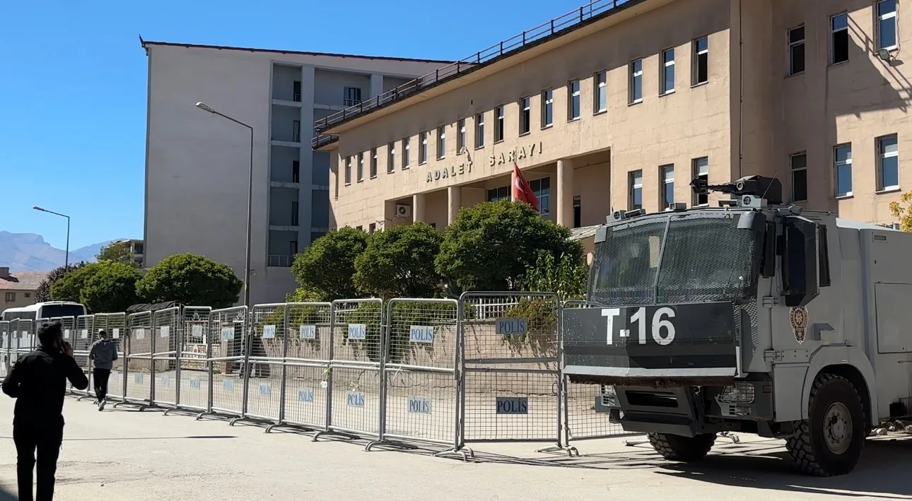 Hakkari’nin Yüksekova ilçesinde 21 yaşındaki Yusuf Babat’ın hayatını kaybettiği bıçaklı