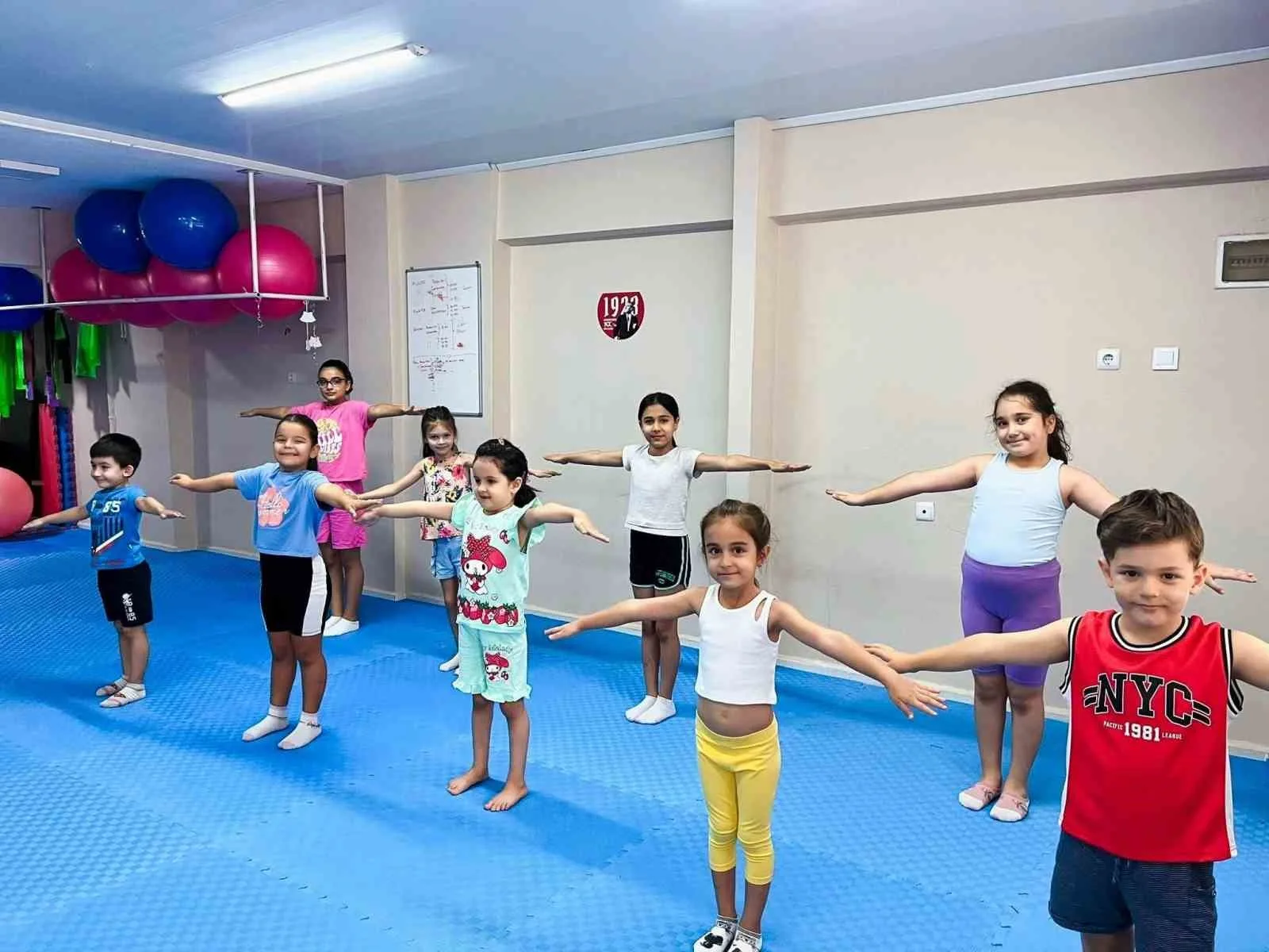 Yunusemre Belediyespor’un Kış Spor Okulu kayıtları başladı. Futbol, yüzme, voleybol