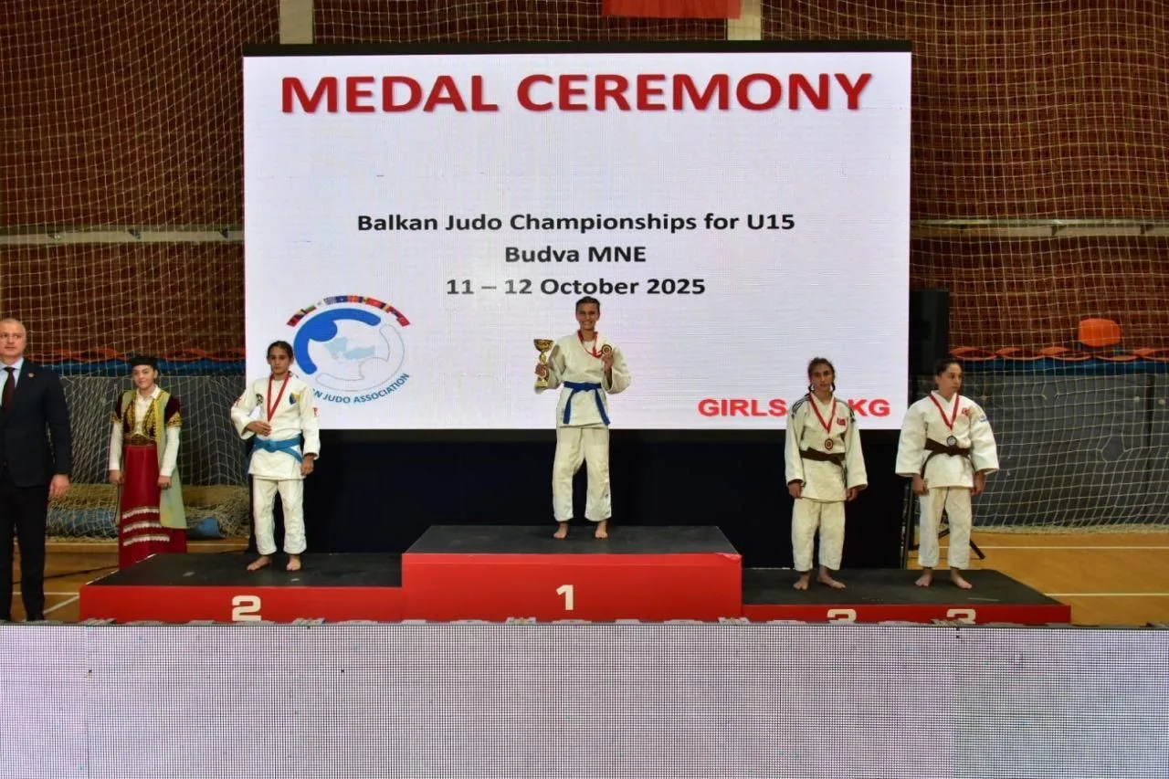 Yunusemre Belediyespor’un milli judocusu Rabia Tekin, Karadağ’da düzenlenen Yıldızlar Balkan