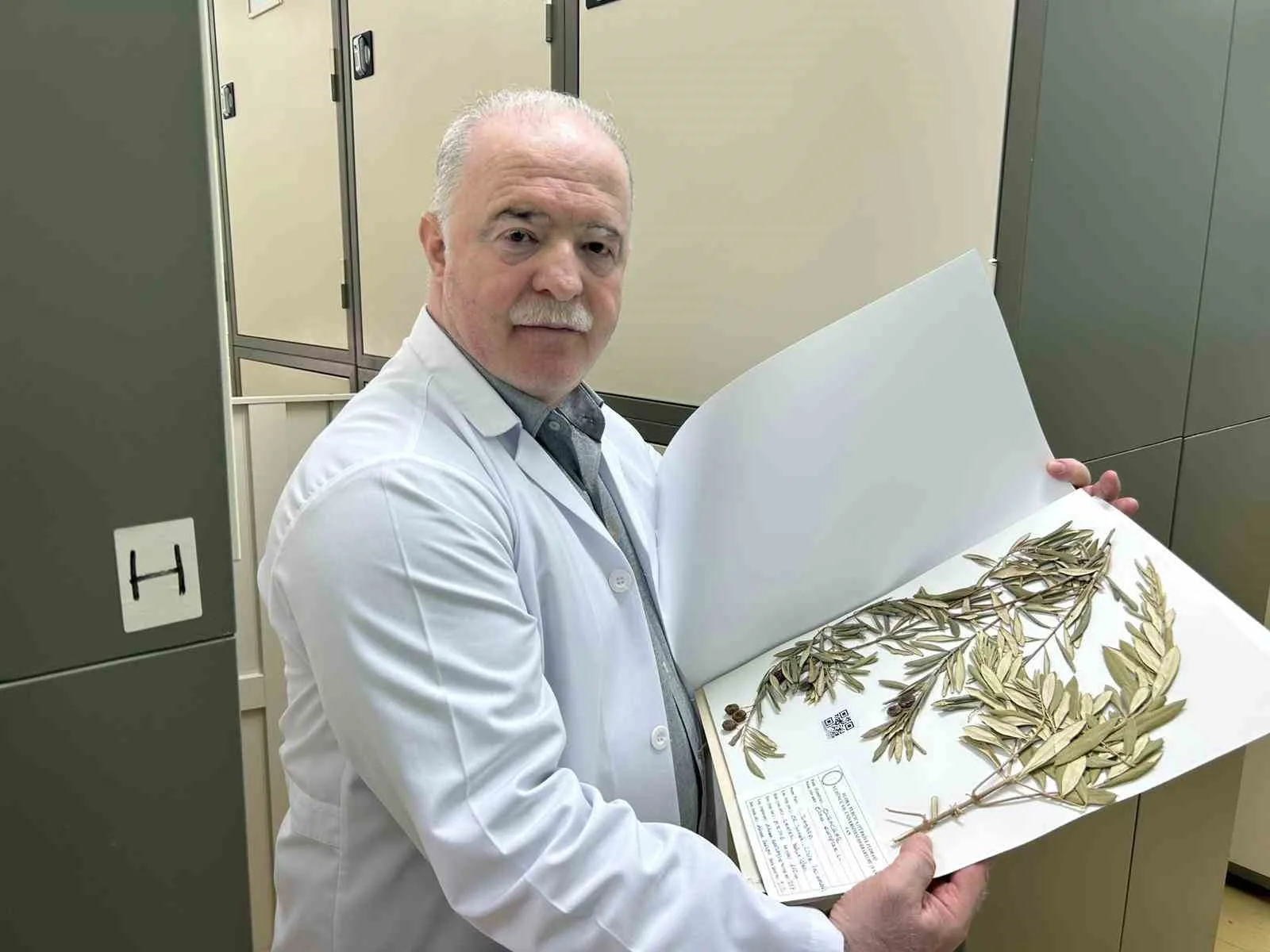 Van Yüzüncü Yıl Üniversitesi (YYÜ) Öğretim Üyesi Prof. Dr. Fevzi