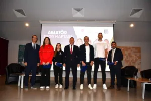 Amatör Spor Haftası kapsamında, düzenlenen “Zirvedeki Sporcu Buluşmaları” söyleşi programı,