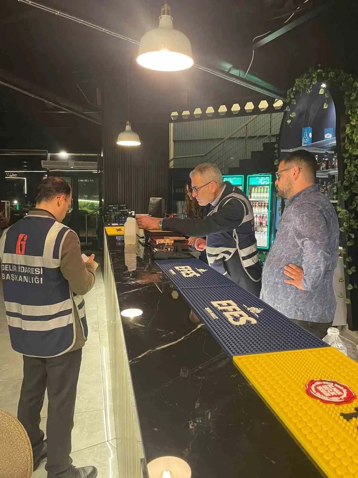 Zonguldak Defterdarlığı ekipleri, üniversitelerin açılmasıyla birlikte hareketlenen gece hayatına yönelik