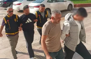 Aydın’ın Efeler ilçesinde bir kişiyi zorla araca bindirmeye çalışan 2