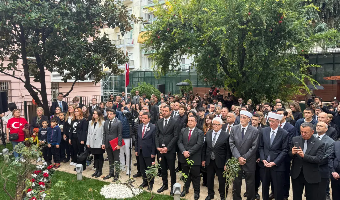 Osmangazi Belediye Başkanı Erkan Aydın, Türkiye Cumhuriyeti’nin kurucusu Mustafa Kemal