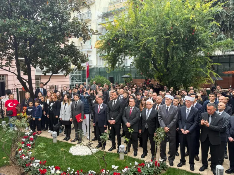 Osmangazi Belediye Başkanı Erkan Aydın, Türkiye Cumhuriyeti’nin kurucusu Mustafa Kemal