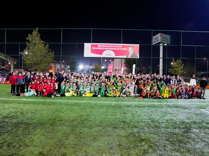 Cumhuriyet’in 102’nci kuruluş yıl dönümü etkinlikleri kapsamında Osmangazi Belediyesi tarafından