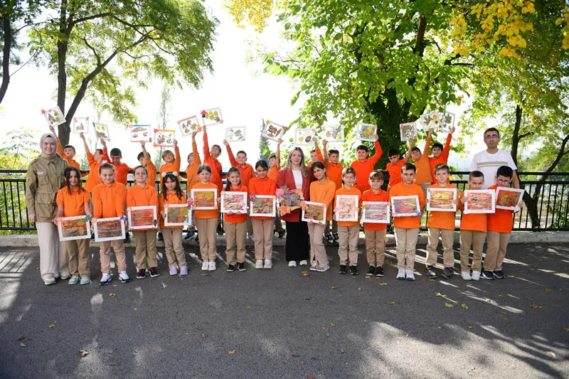 Sonbaharda Sanat Atölyesi ile doğa sevgisini küçük yaşlardan itibaren yeşerten