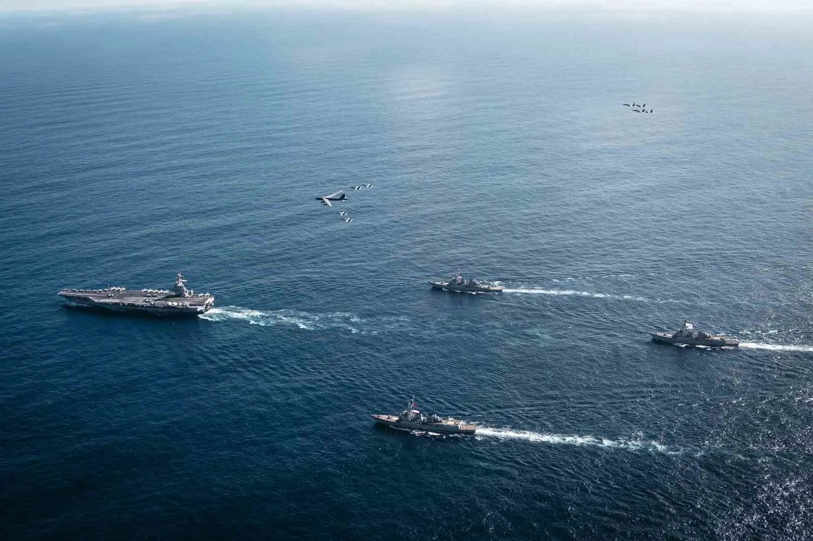 ABD donanması, dünyanın en büyük uçak gemisi USS Gerald R.