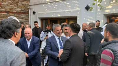 Diyarbakır’da AK Parti İlçe Başkanlığına getirilen Ferit Avcıkıran, partililerle bir
