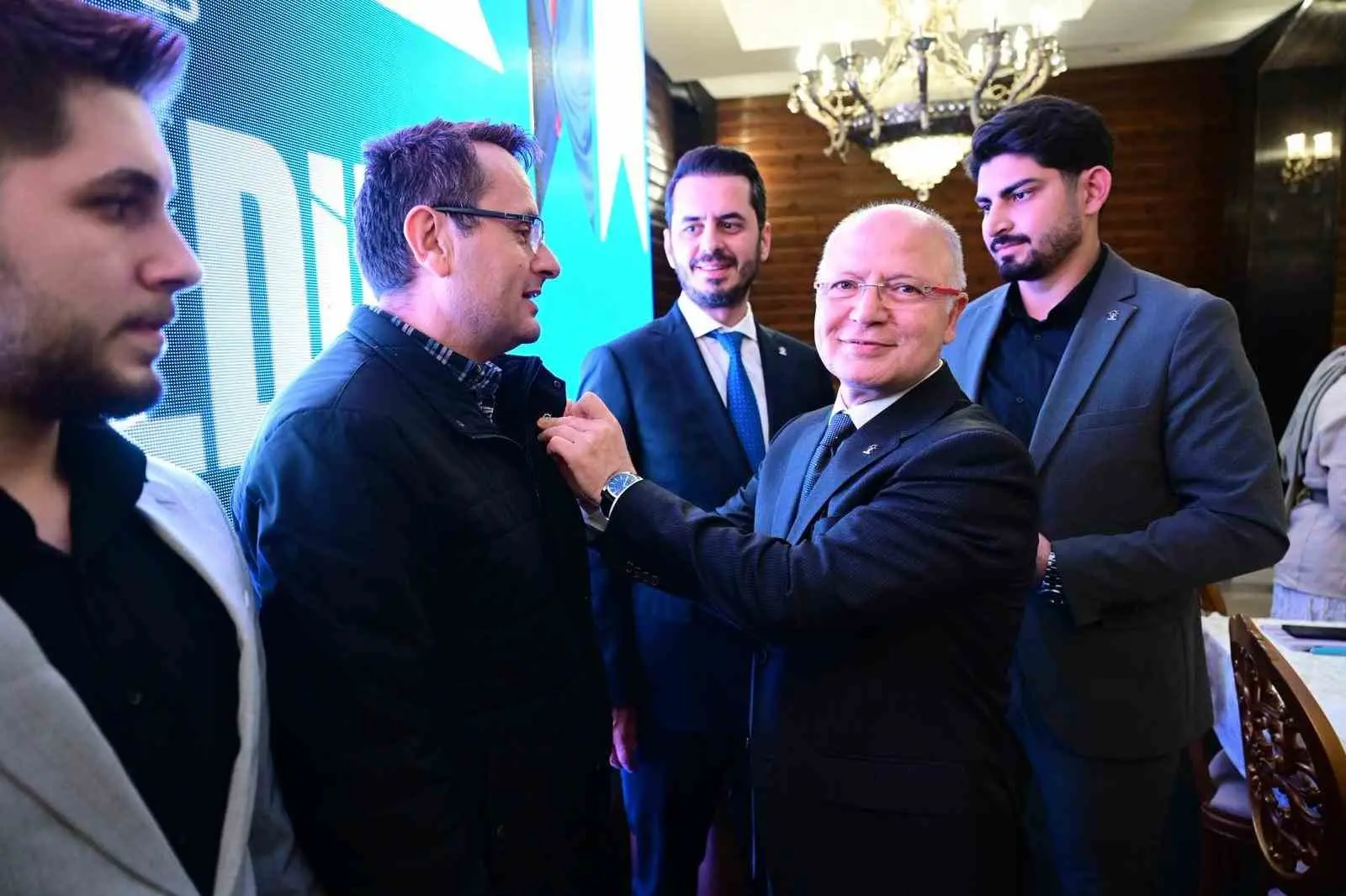 AK Parti Osmangazi İlçe Danışma Meclisi Toplantısı yoğun katılımla gerçekleşti.