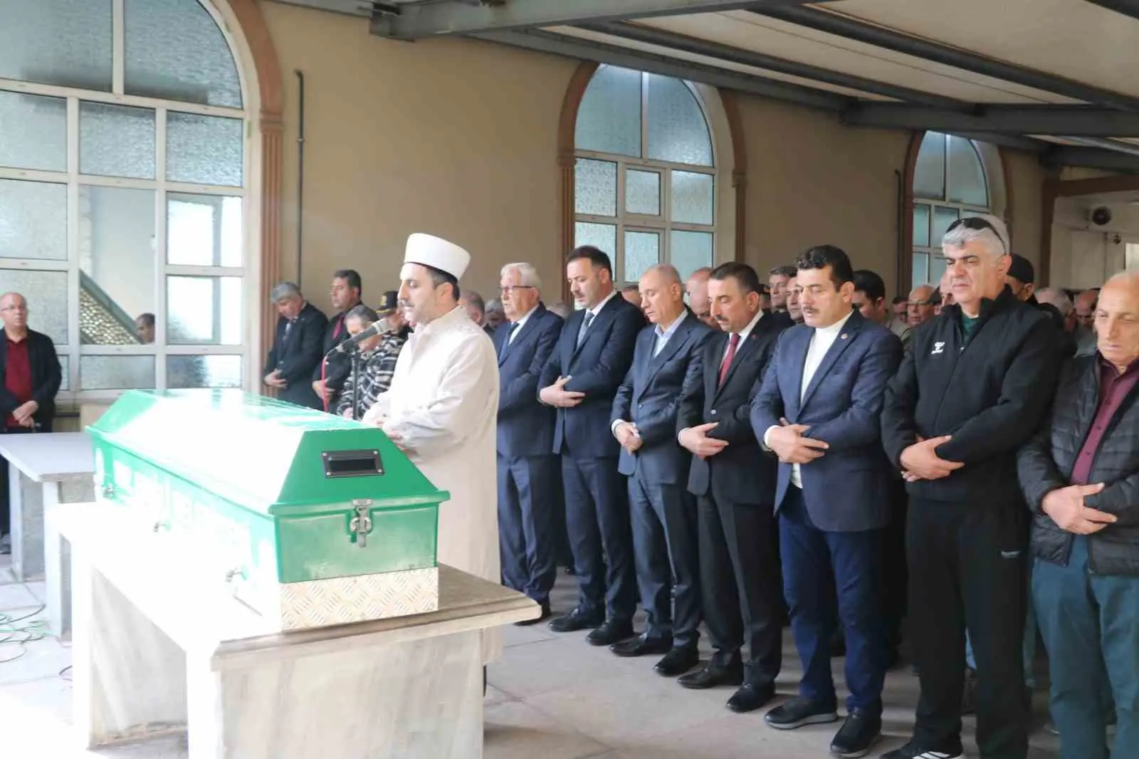 AK Parti Genel Başkanvekili Efkan Ala, hayatını kaybeden eniştesinin cenaze