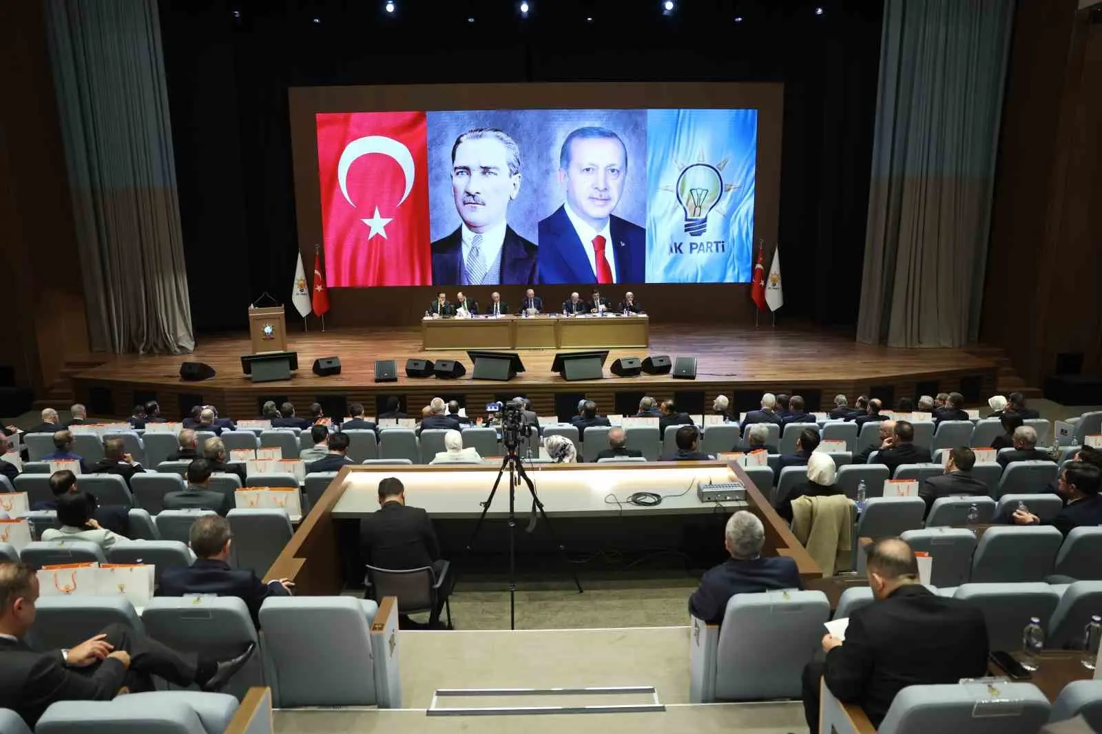 AK Parti Merkez Karar ve Yönetim Kurulu (MKYK), Cumhurbaşkanı ve
