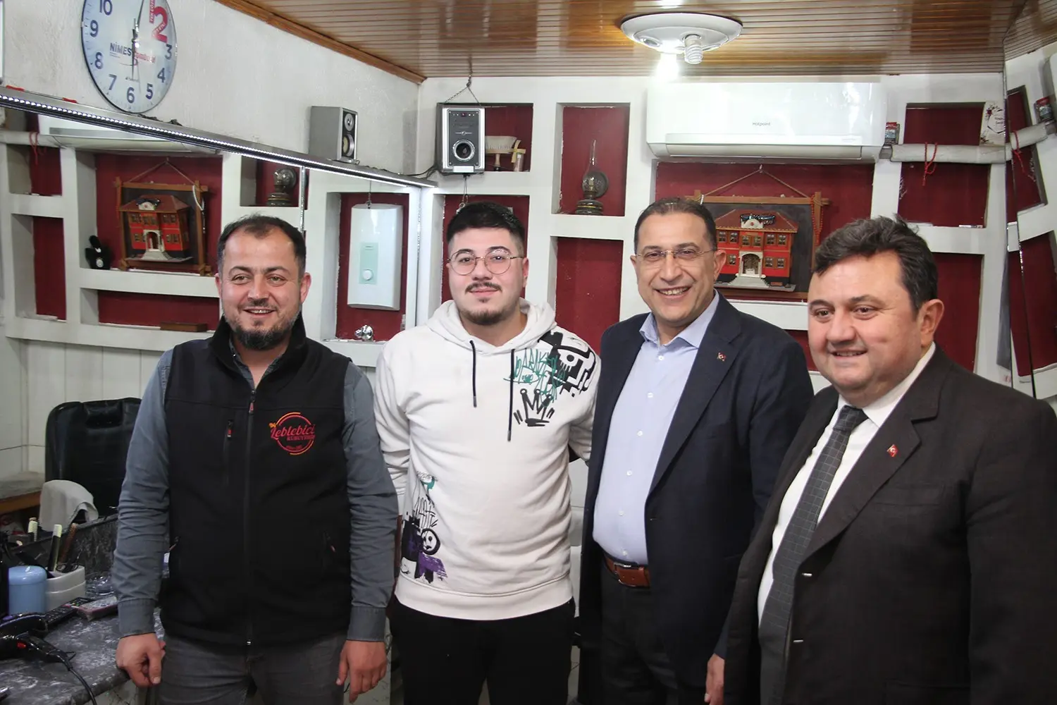 Manisa’nın Kula ilçesinde AK Parti Manisa İl Başkanı Süleyman Turgut,