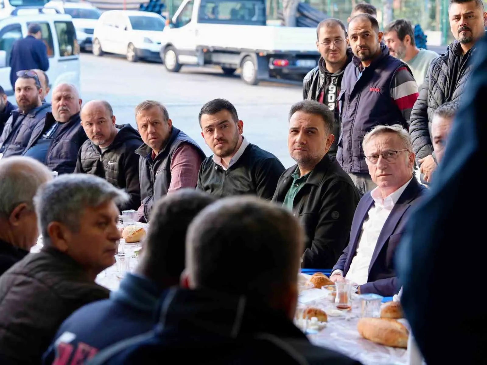 Manisa Küçük Sanayi Sitesi esnafıyla bir araya gelen AK Parti