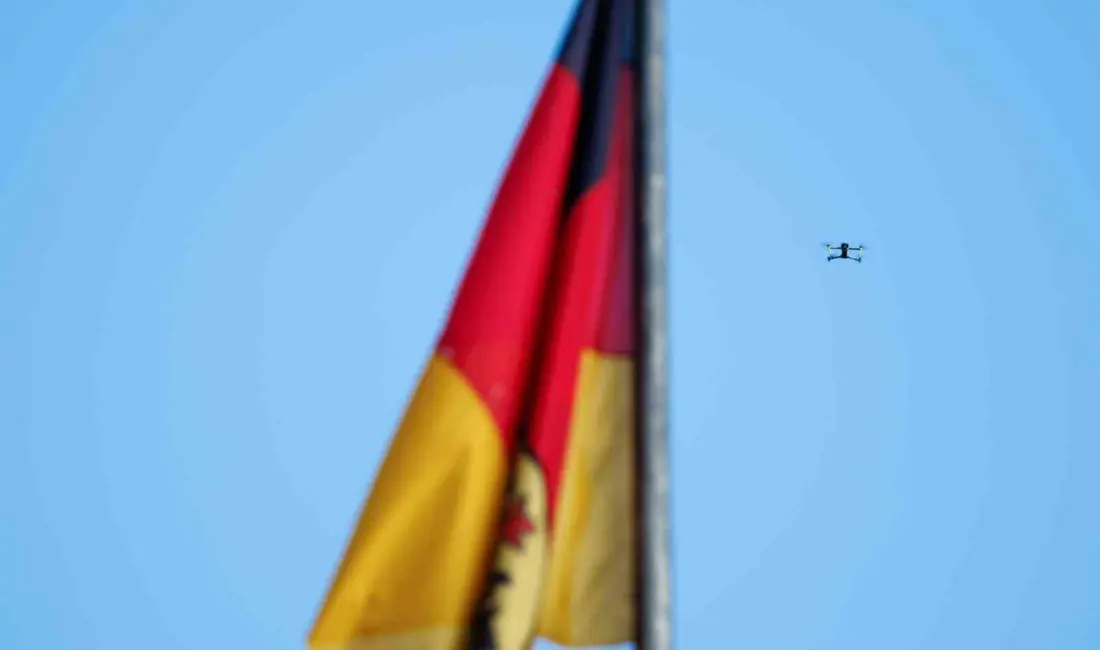 Almanya İçişleri Bakanlığı, son dönemde ülkede sıklıkla menşei belirlenemeyen dronların
