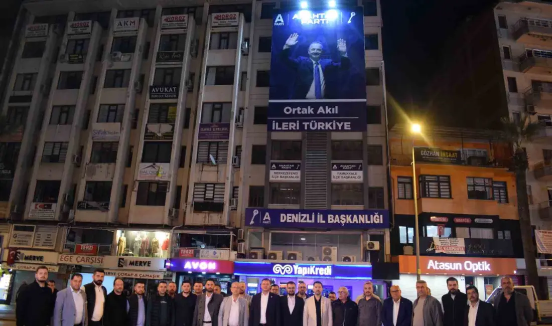 Anahtar Parti Denizli İl Başkanlığı, yeni tabelasının asılmasıyla birlikte kentteki
