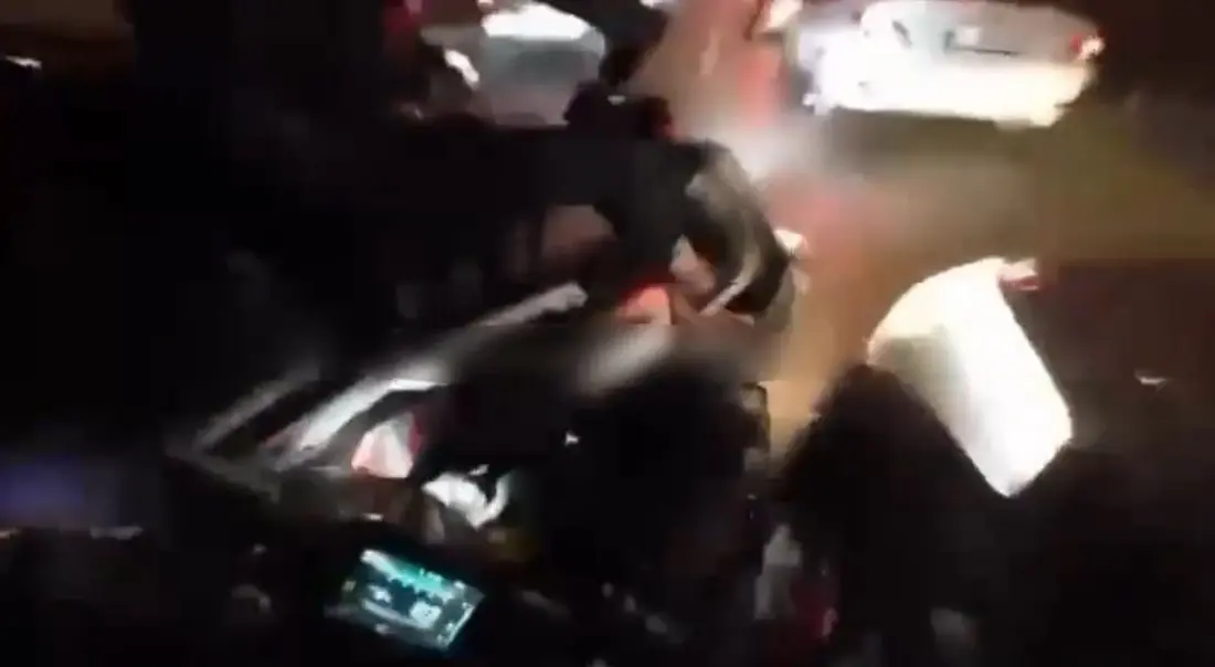 Bursa’nın Osmangazi ilçesinde anayolda seyir halindeki bir motosikletli araçların arasından