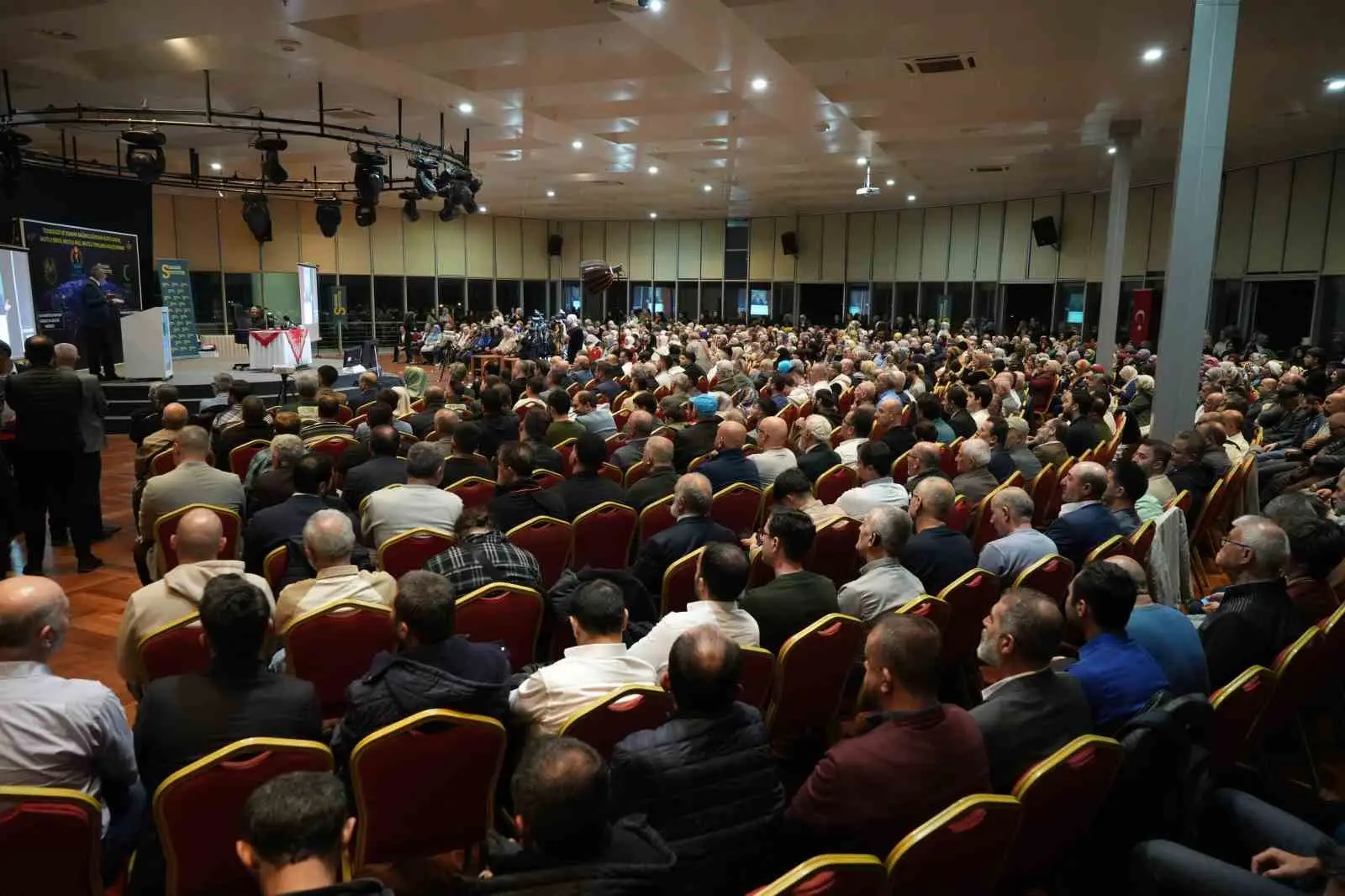 Bursa’da teknoloji, kumar bağımlılığı ve mutlu aileyi oluşturma konuları ele