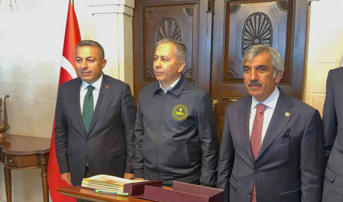 İçişleri Bakanı Ali Yerlikaya, Kilis Valisi Tahir Şahin ile bir