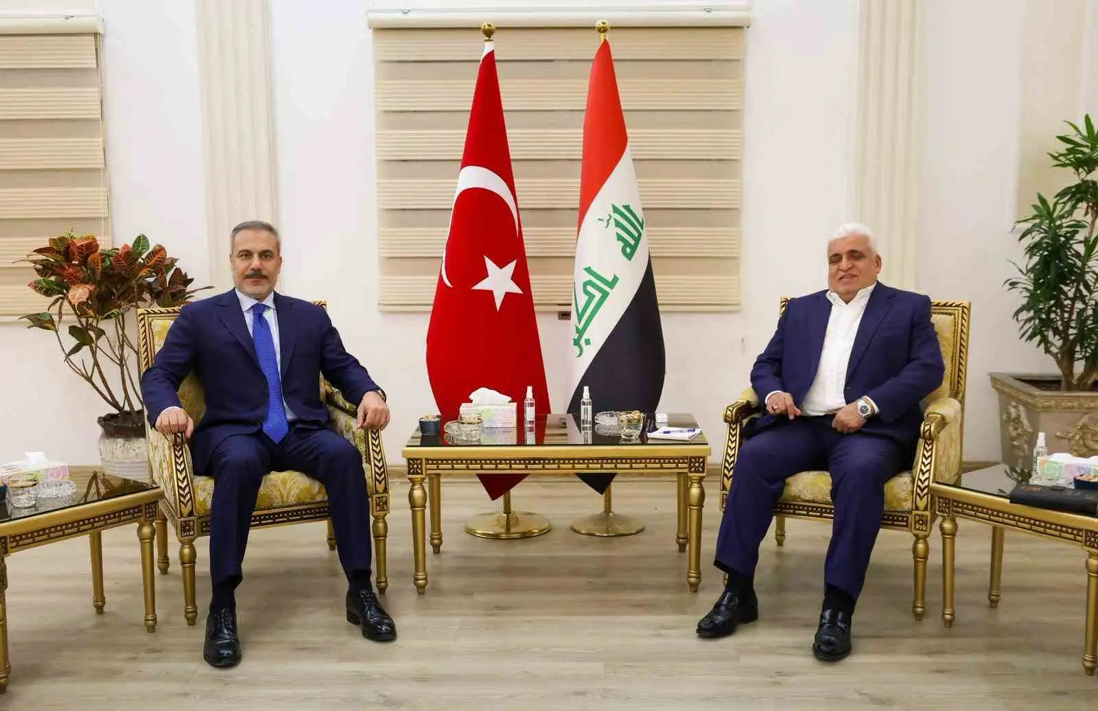 Dışişleri Bakanı Hakan Fidan, Bağdat’ta Haşdi Şabi Komisyonu Başkanı Falih