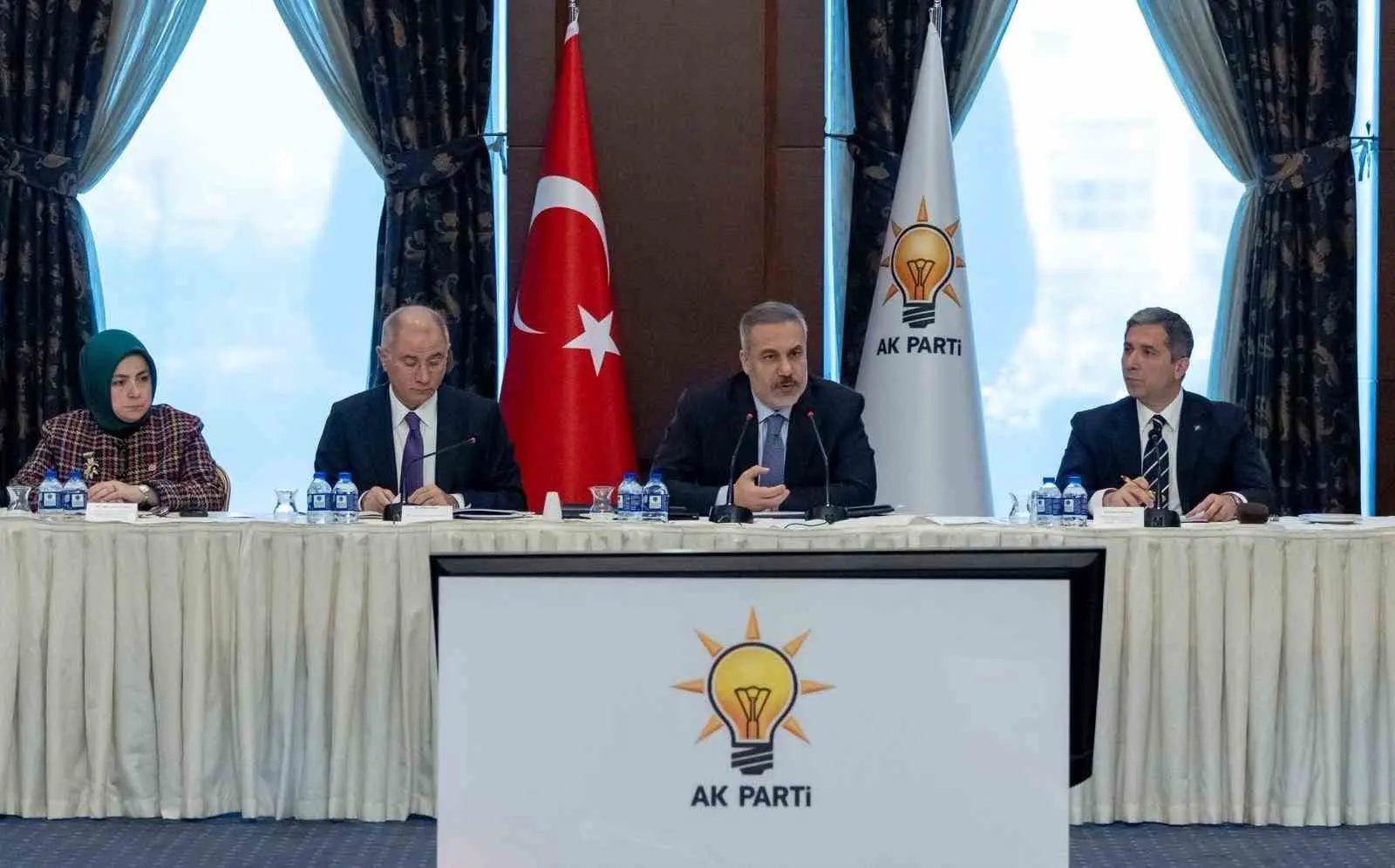 Dışişleri Bakanı Hakan Fidan, AK Parti Dış İlişkiler Başkanlığının düzenlediği