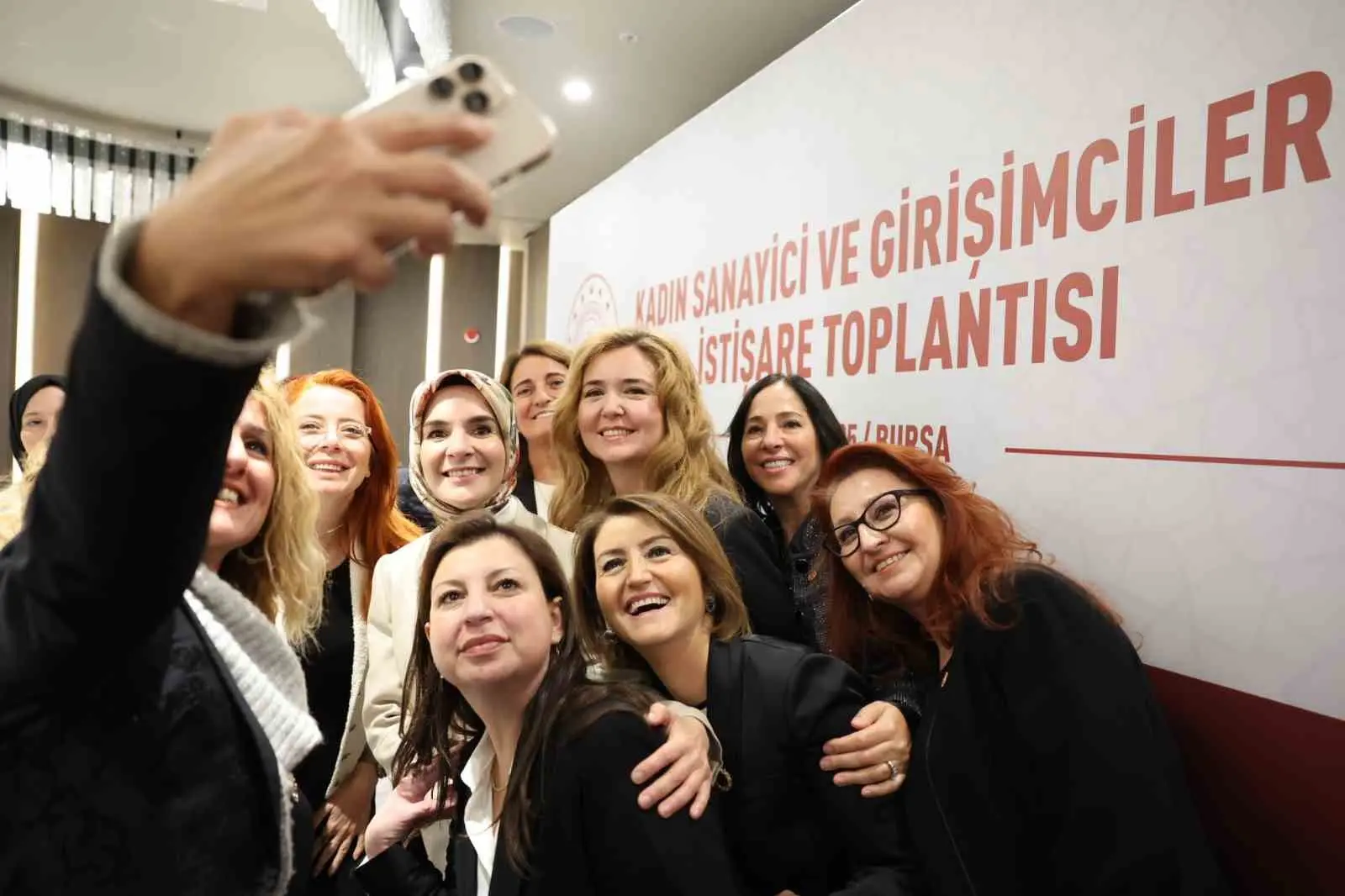 Aile ve Sosyal Hizmetler Bakanı Mahinur Özdemir Göktaş, Bursa’da kadın