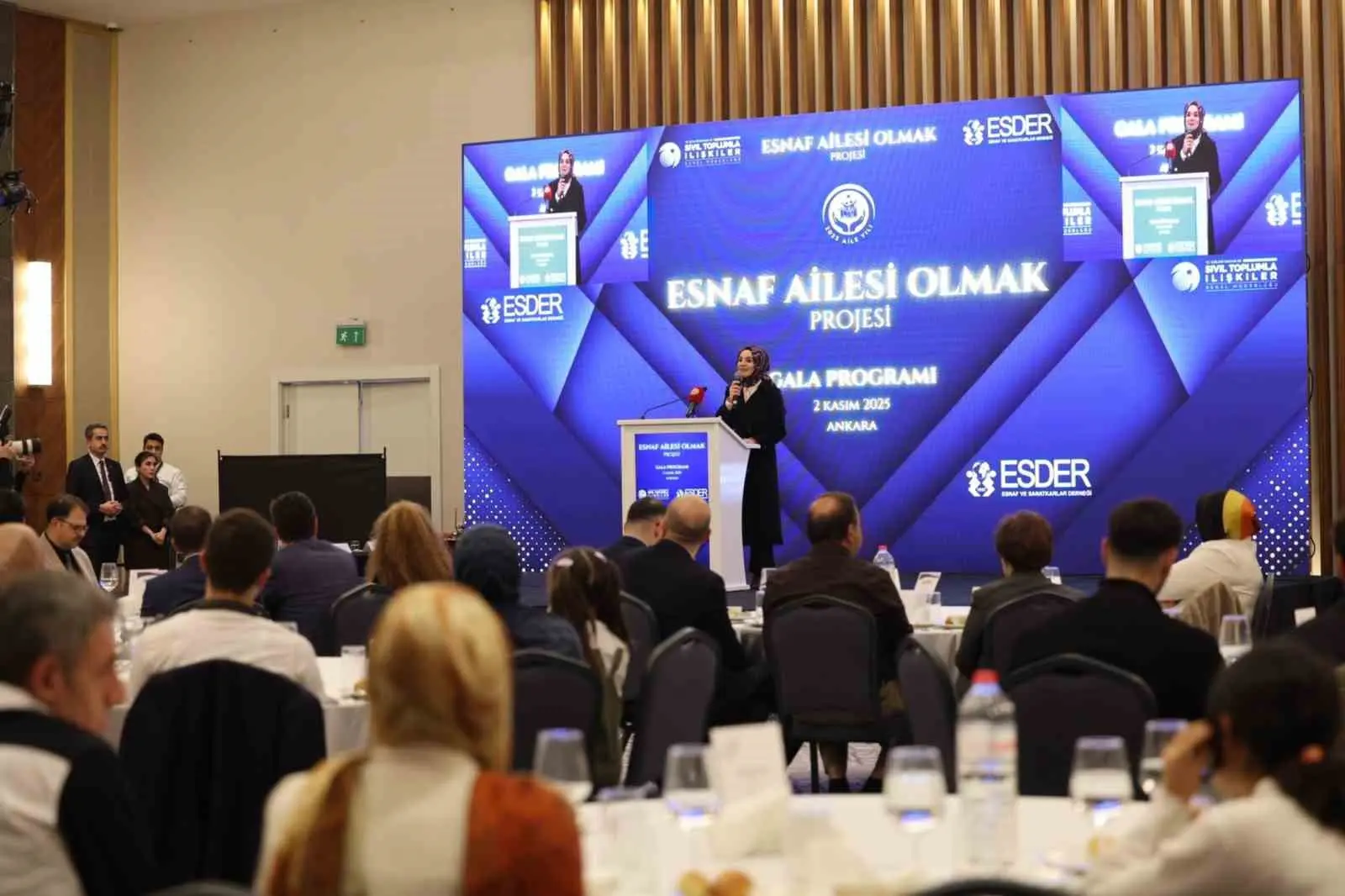 Aile ve Sosyal Hizmetler Bakanı Mahinur Özdemir Göktaş, “Esnaf Ailesi