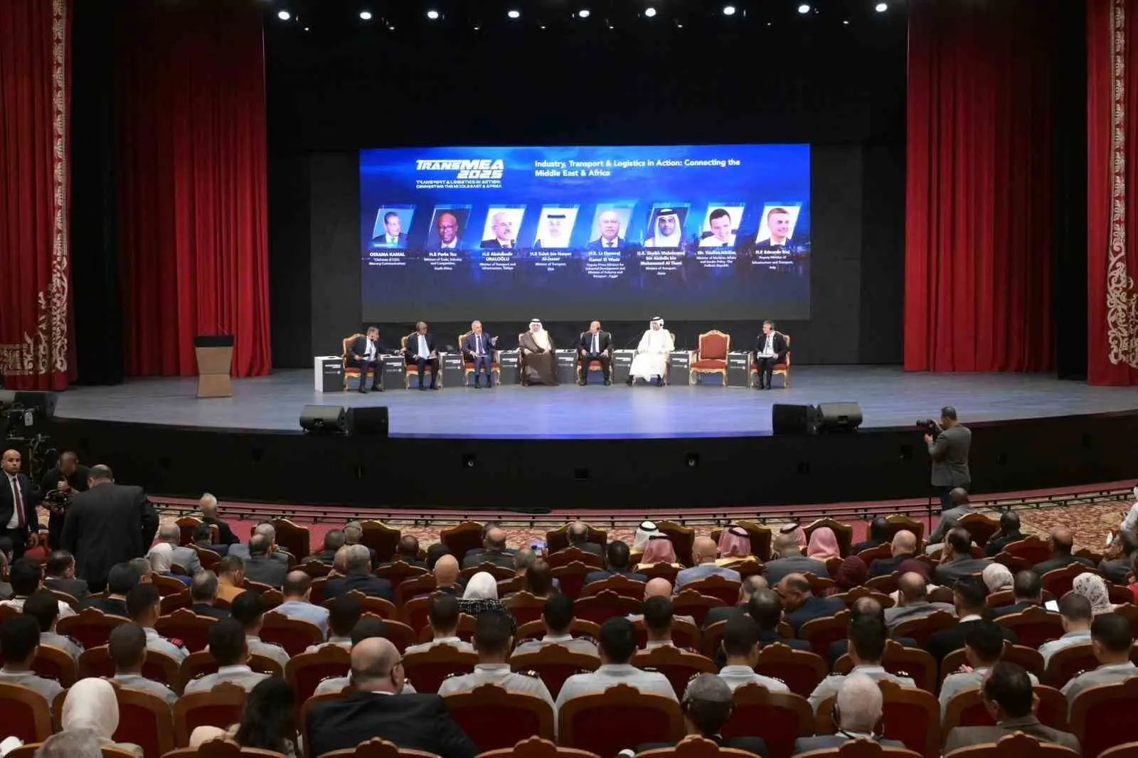 Ulaştırma ve Altyapı Bakanı Abdulkadir Uraloğlu, Mısır’ın başkenti Kahire’de düzenlenen