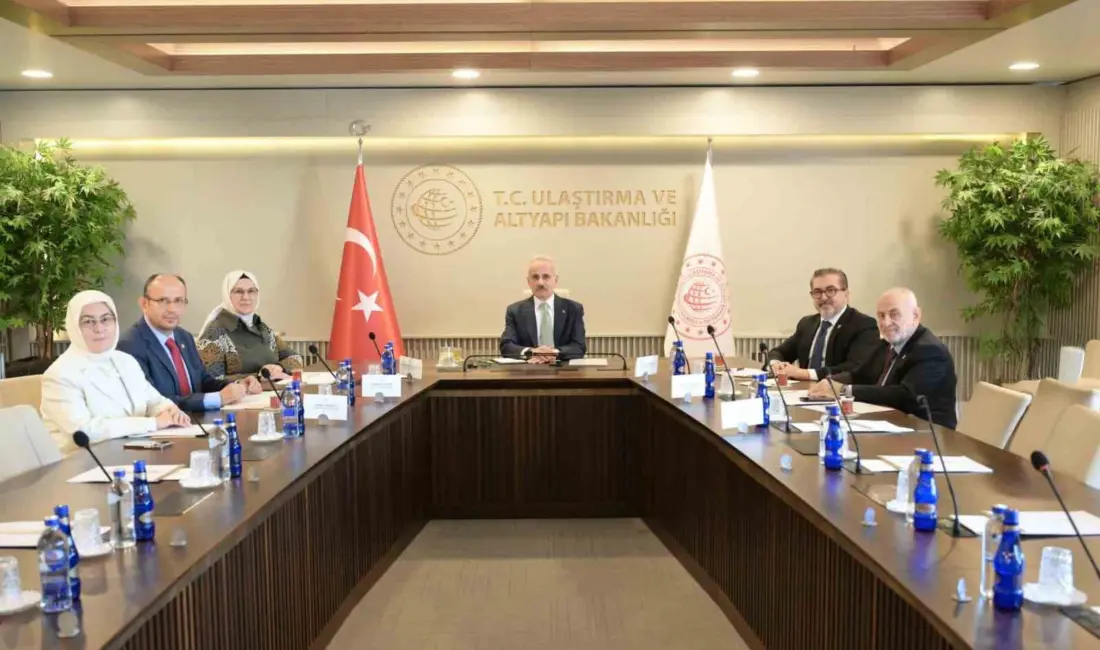 Ulaştırma ve Altyapı Bakanı Abdulkadir Uraloğlu, “Sosyal medyada yaş sınırlamaları