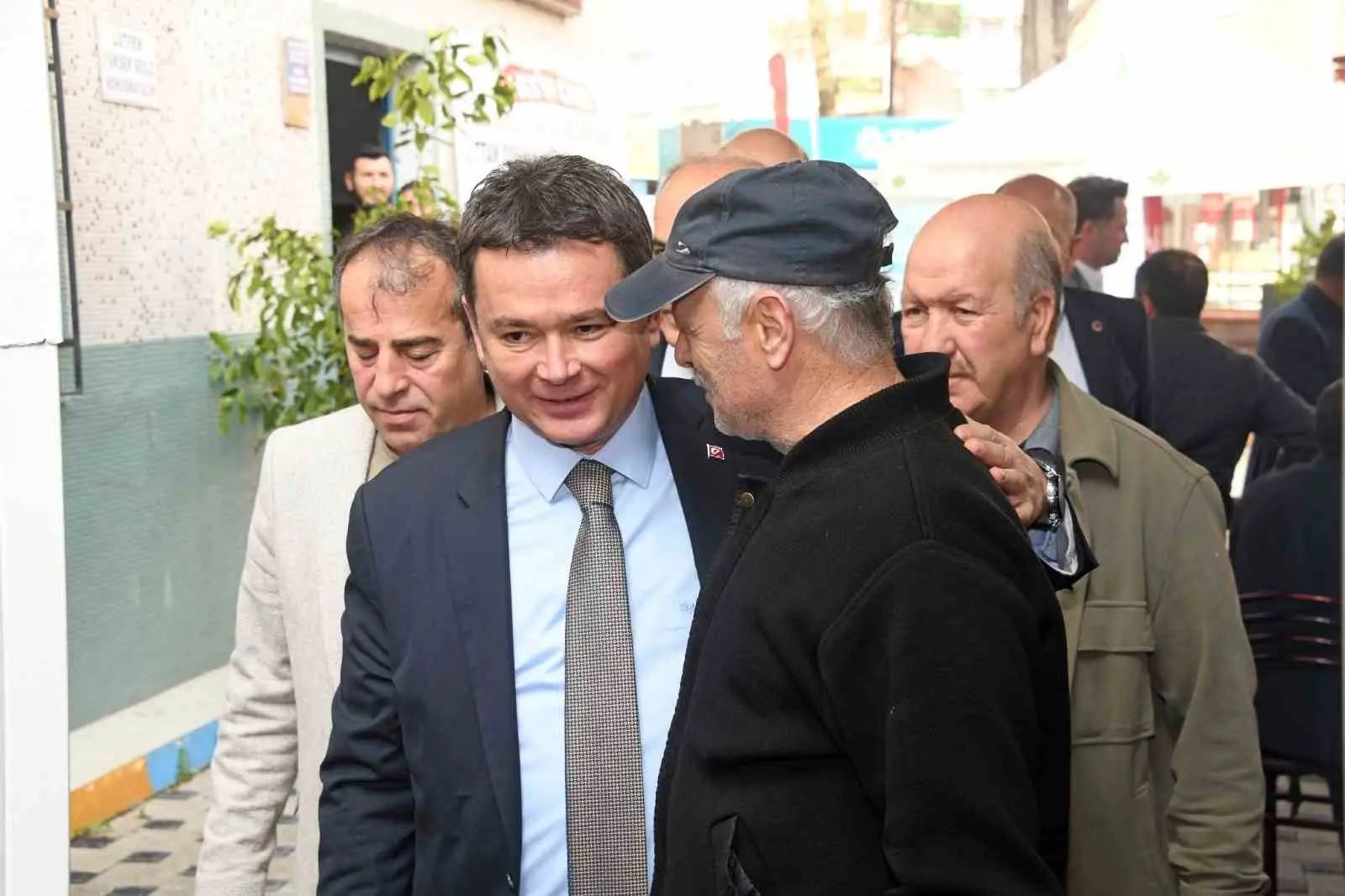 Osmangazi’de yaşayan vatandaşların istek ve taleplerini dinleyerek çözüm önerileri sunmak