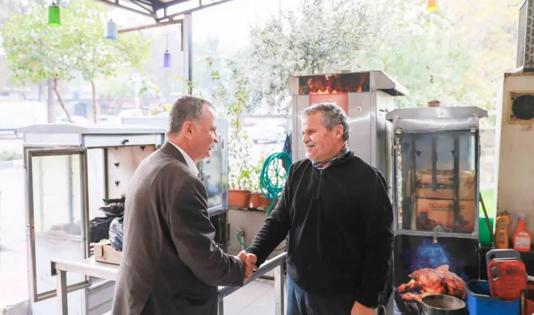 Yunusemre Belediye Başkanı Semih Balaban, kent genelinde sürdürdüğü esnaf ziyaretleri