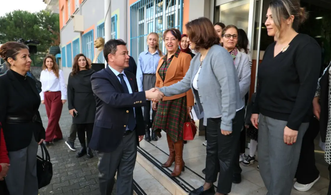 Osmangazi Belediye Başkanı Erkan Aydın, 24 Kasım Öğretmenler Günü dolayısıyla