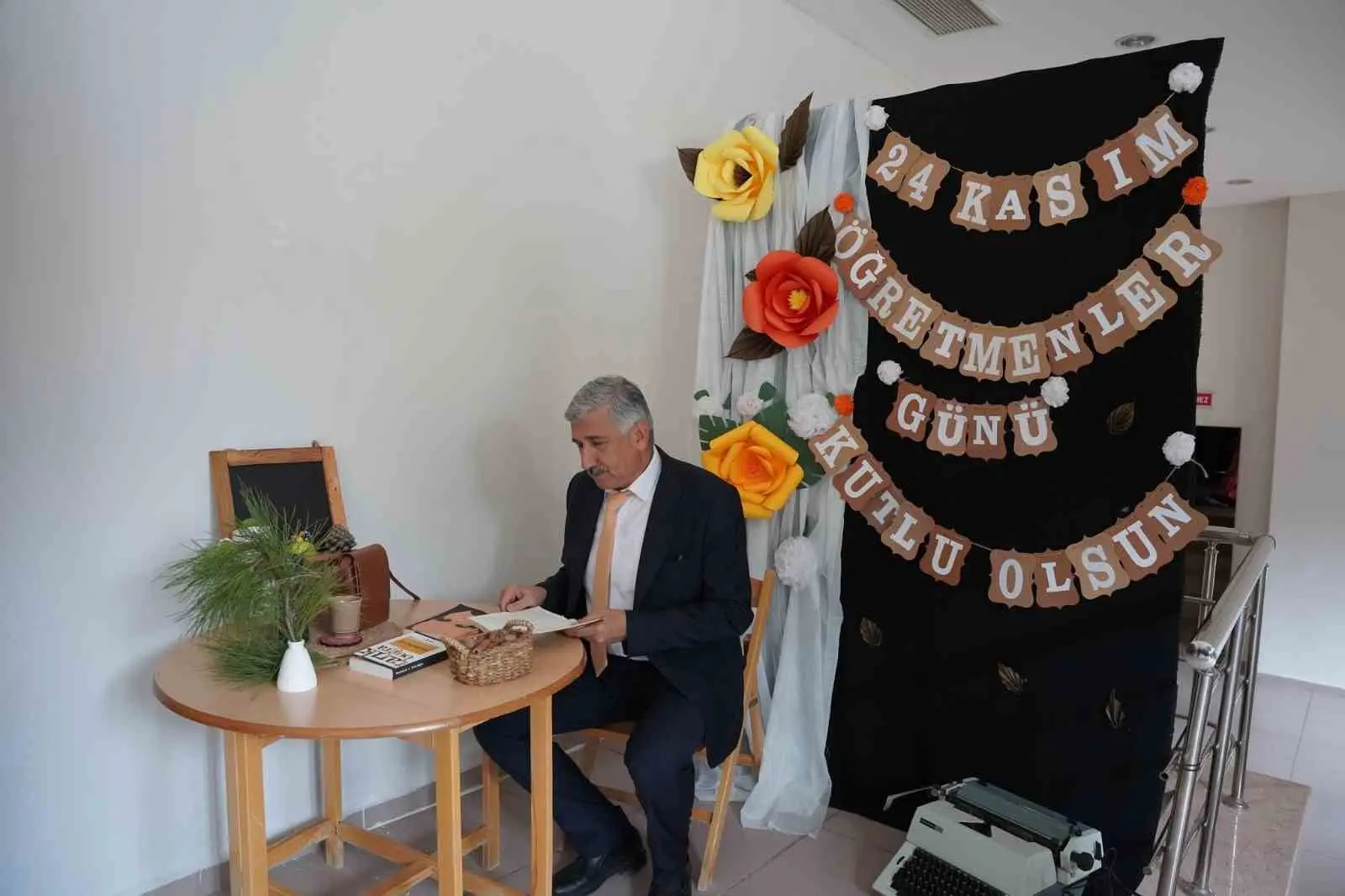 Adıyaman’ın Kahta ilçe Belediye Başkanı Mehmet Can Hallaç, 24 Kasım