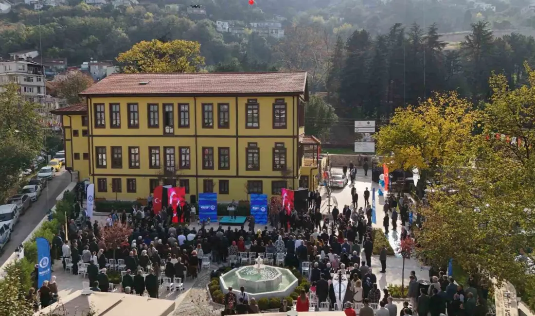 Yıldırım Belediyesi’nin, ilçeye kazandırdığı Alev Alatlı Şehir Düşünce ve Sanat