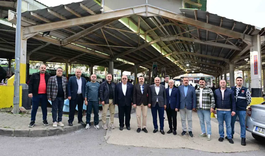 Vatandaş ve esnafla her fırsatta bir araya gelmeye özen gösteren