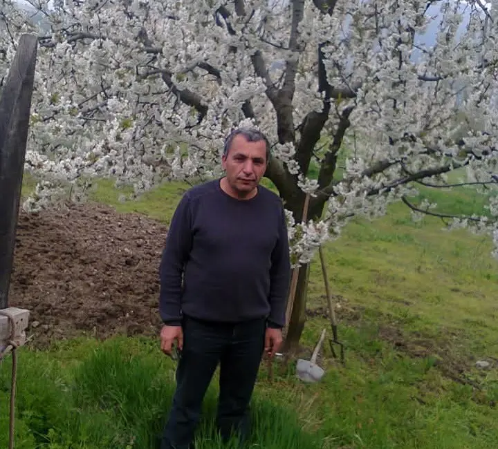 Bursa’nın Keles ilçesinde budamak istediği ağaçtan düşen 50 yaşındaki adam