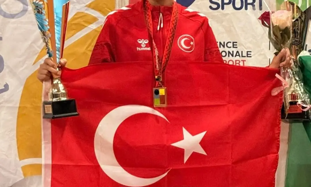 Bursa Büyükşehir Belediyesporlu Nazmiye Ak, Fransa’da düzenlenen Gençler Bocce Dünya