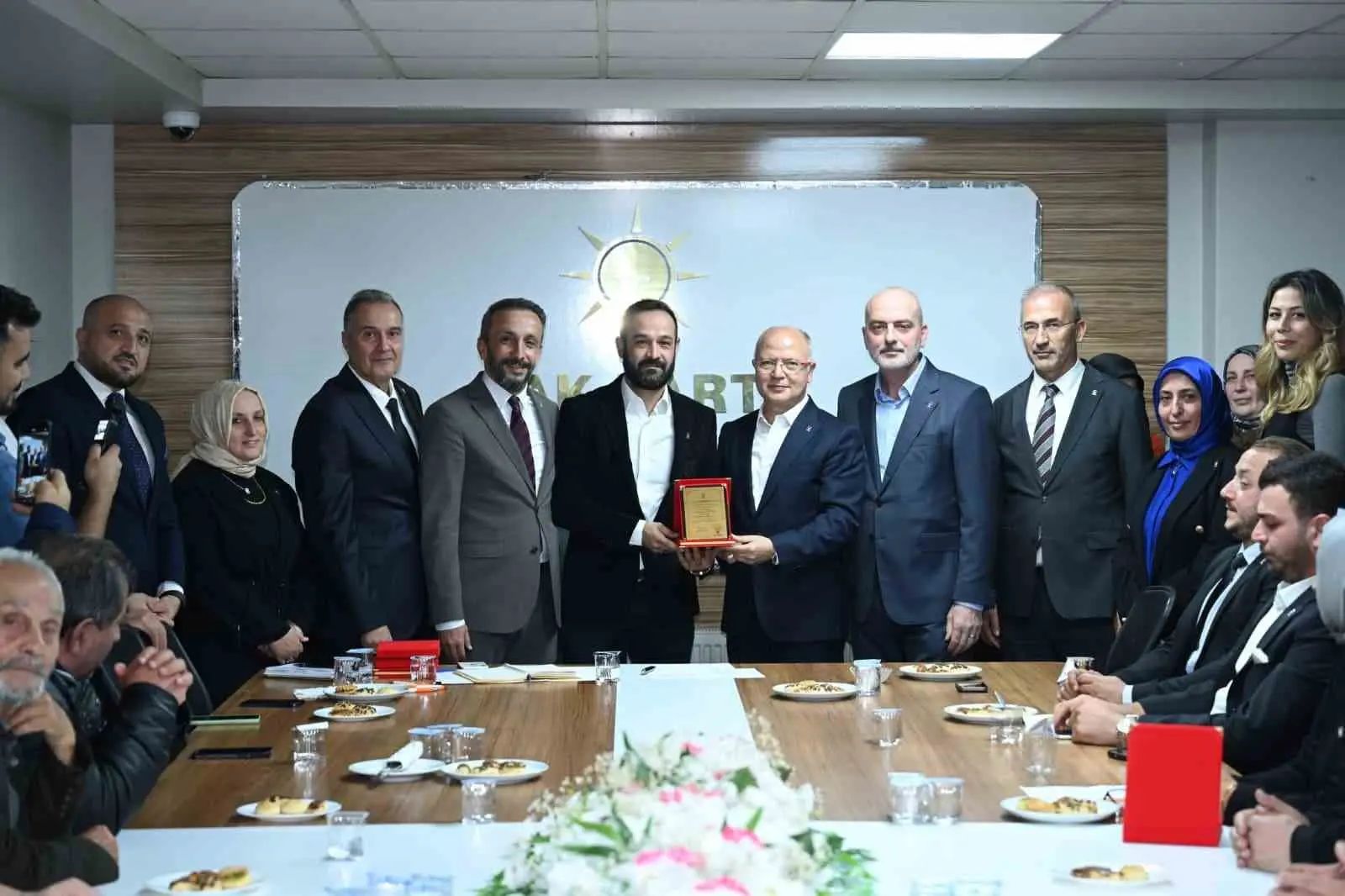 AK Parti Bursa İl Başkanı Davut Gürkan’ın katılımıyla Gemlik ve