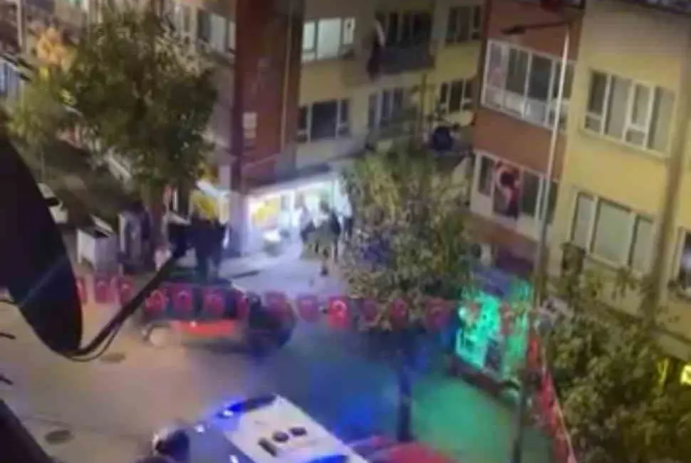 Bursa’nın Yıldırım ilçesinde çıkan bıçaklı kavgada bir kişi yaralandı. Yaralıya