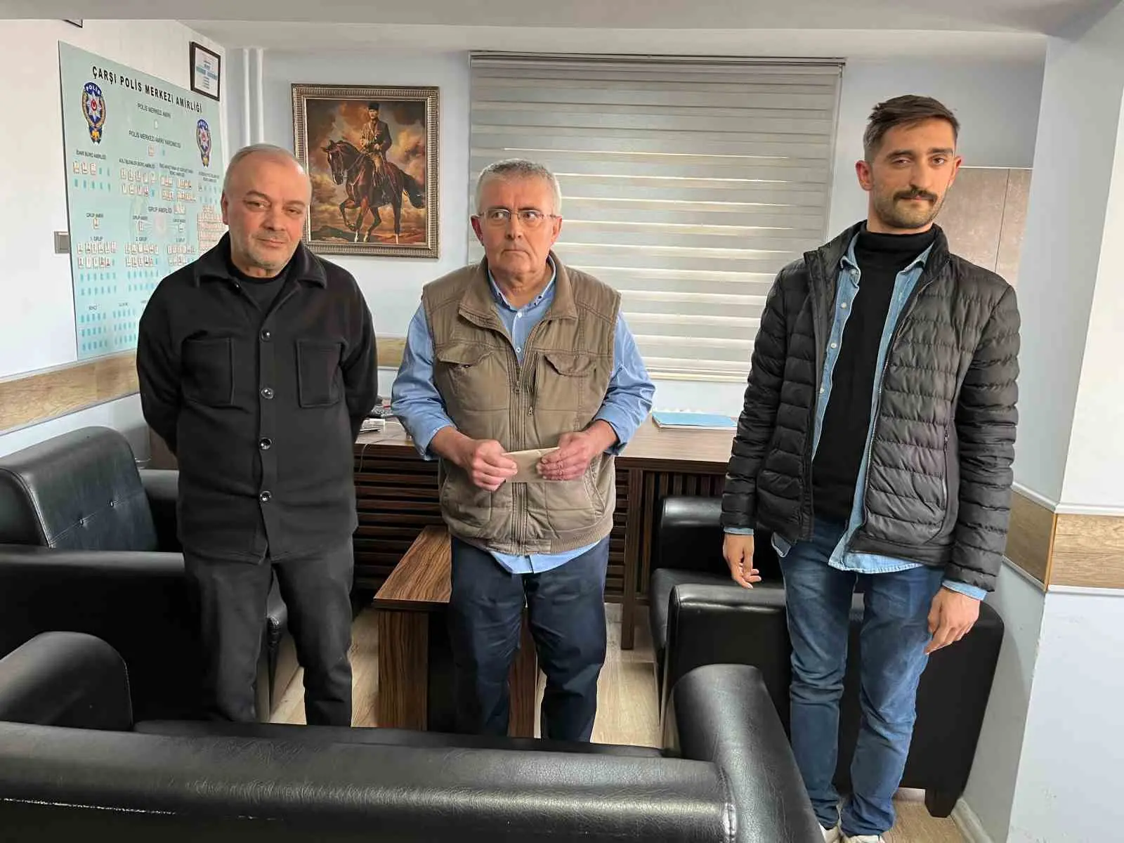 Bursa’da TOKİ’ taksitini yatırmaya giden engelli genç adam yolda zarf