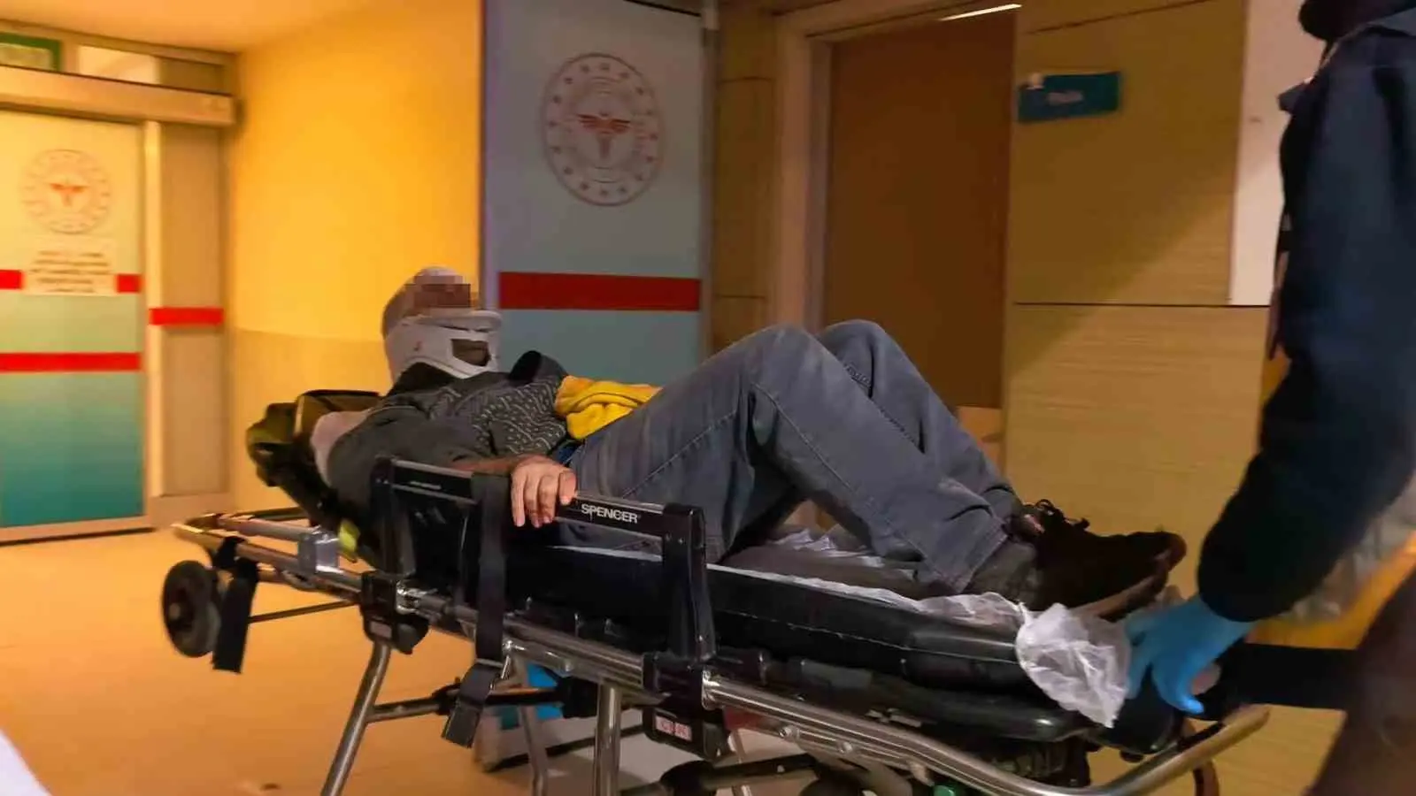 Bursa’nın İnegöl ilçesinde otomobilin çarptığı yaya ağır yaralandı. Kaza, saat